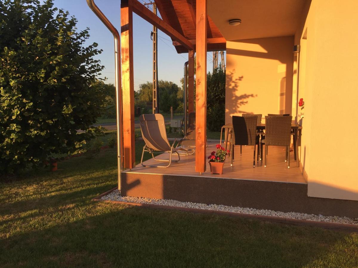 Вилла Konrad Apartman Балатонмариафюрдё Экстерьер фото