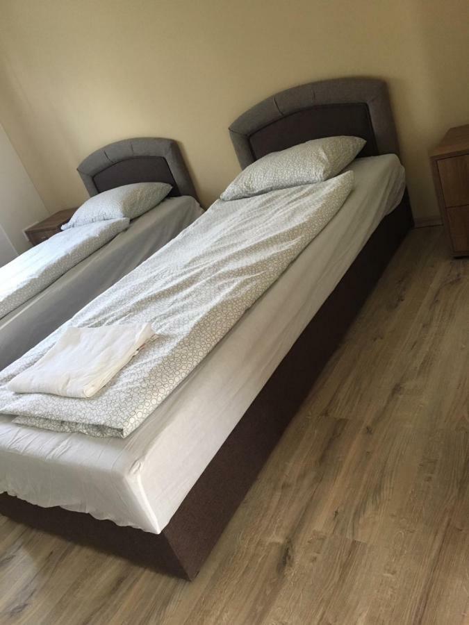 Вилла Konrad Apartman Балатонмариафюрдё Экстерьер фото