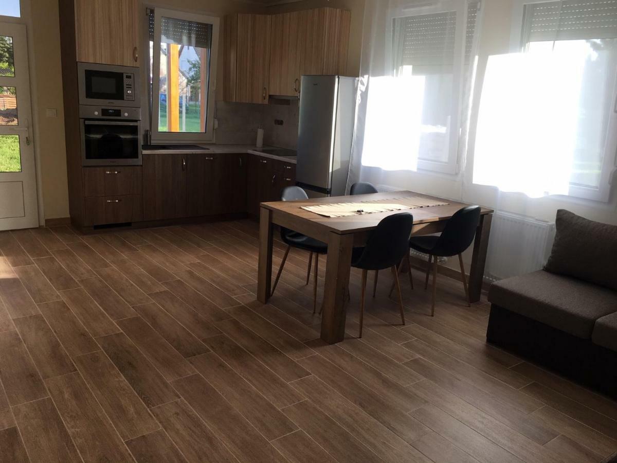Вилла Konrad Apartman Балатонмариафюрдё Экстерьер фото